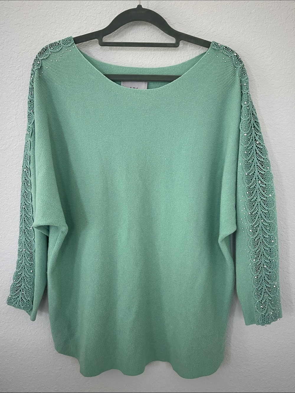 LIV Milano Women’s Large Mint Green Lace Rhinestone Sleeve Dolman Sweate
